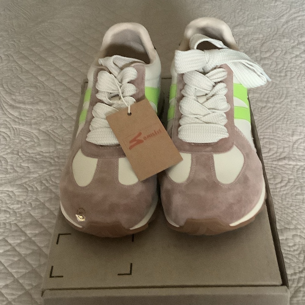 Women's Sneakers - Beige and Green